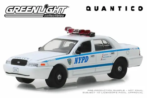 NYPD 2003 Ford Crown Victoria 1:43 Greenlight Collectible car