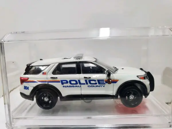 1/64 Ncpd 2022 Ford SUV collectible Car