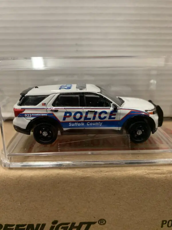 1/64 kitbash SCPD SUV