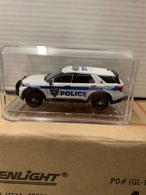 1/64 kitbash PAPD SUV
