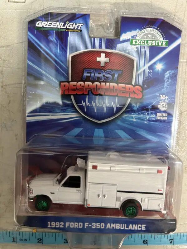 1/64 1992 FORD F-350 AMBULANCE GREEN WHEEL