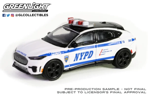 1:64 2022 Ford Mustang Mach-E